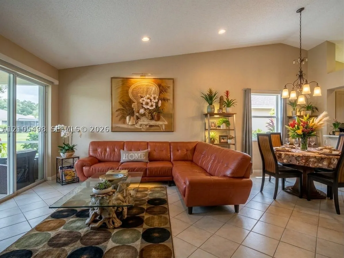 7407 N Devon Dr #212