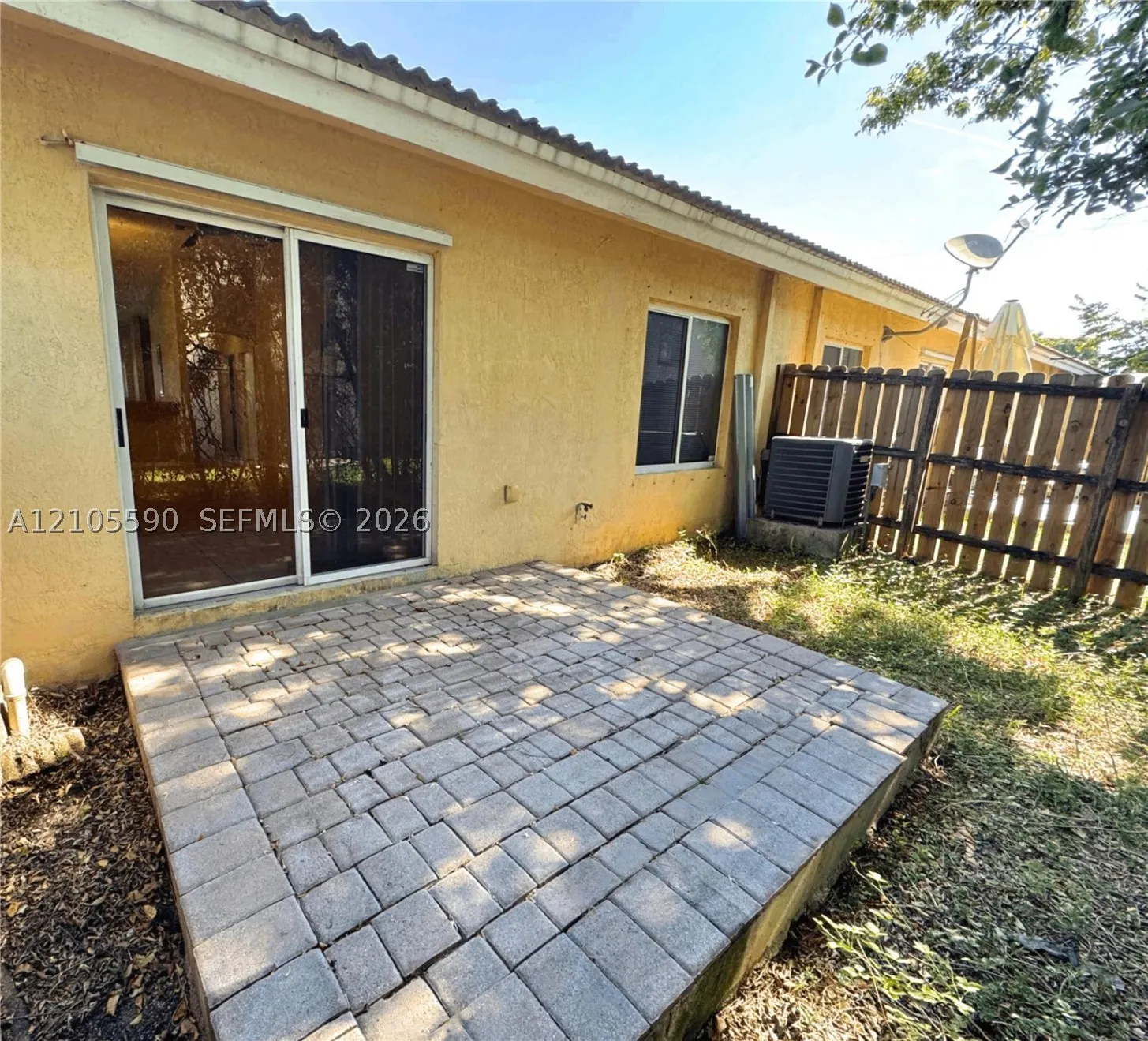3942 SW 48th Ave