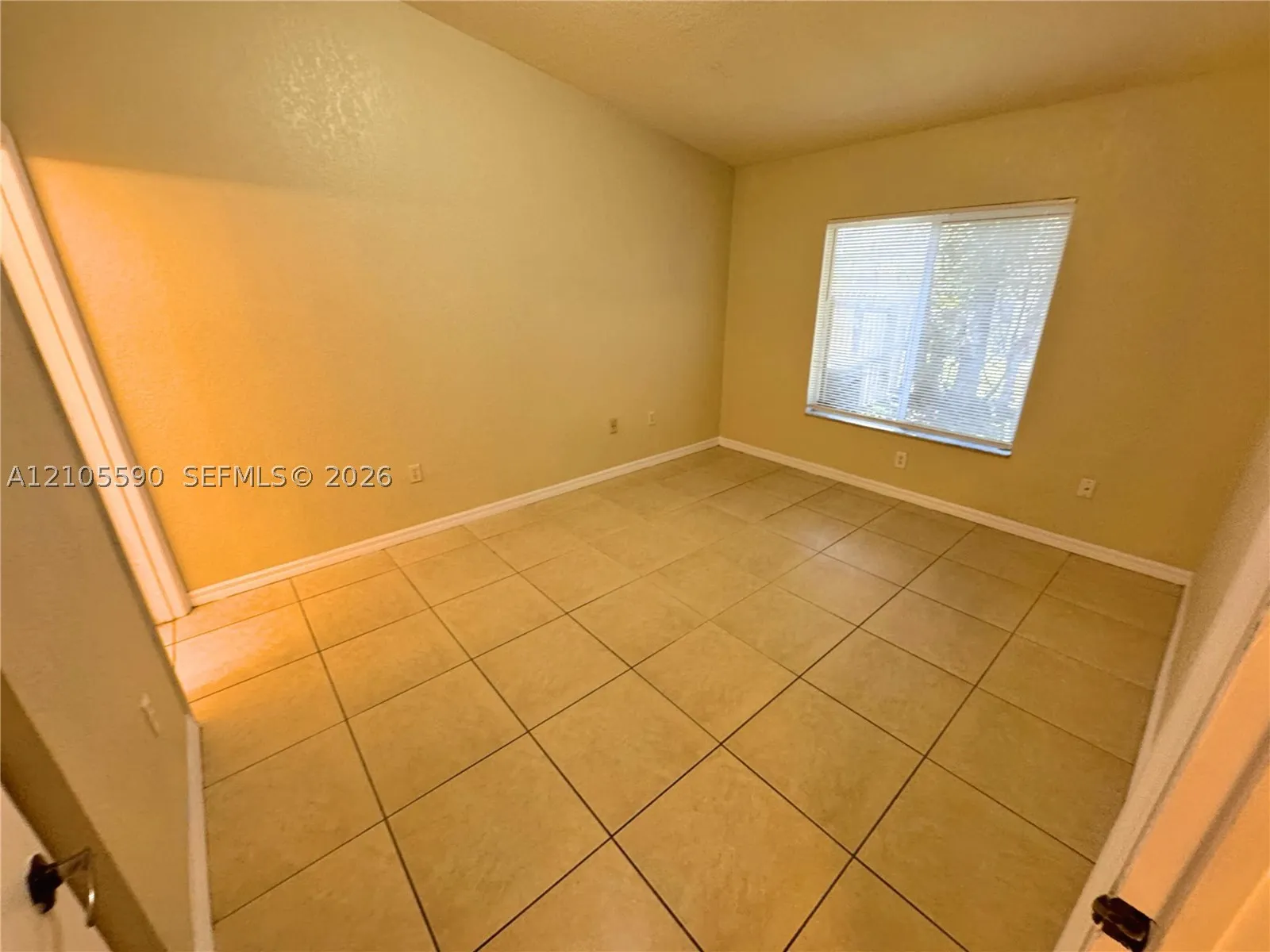 3942 SW 48th Ave
