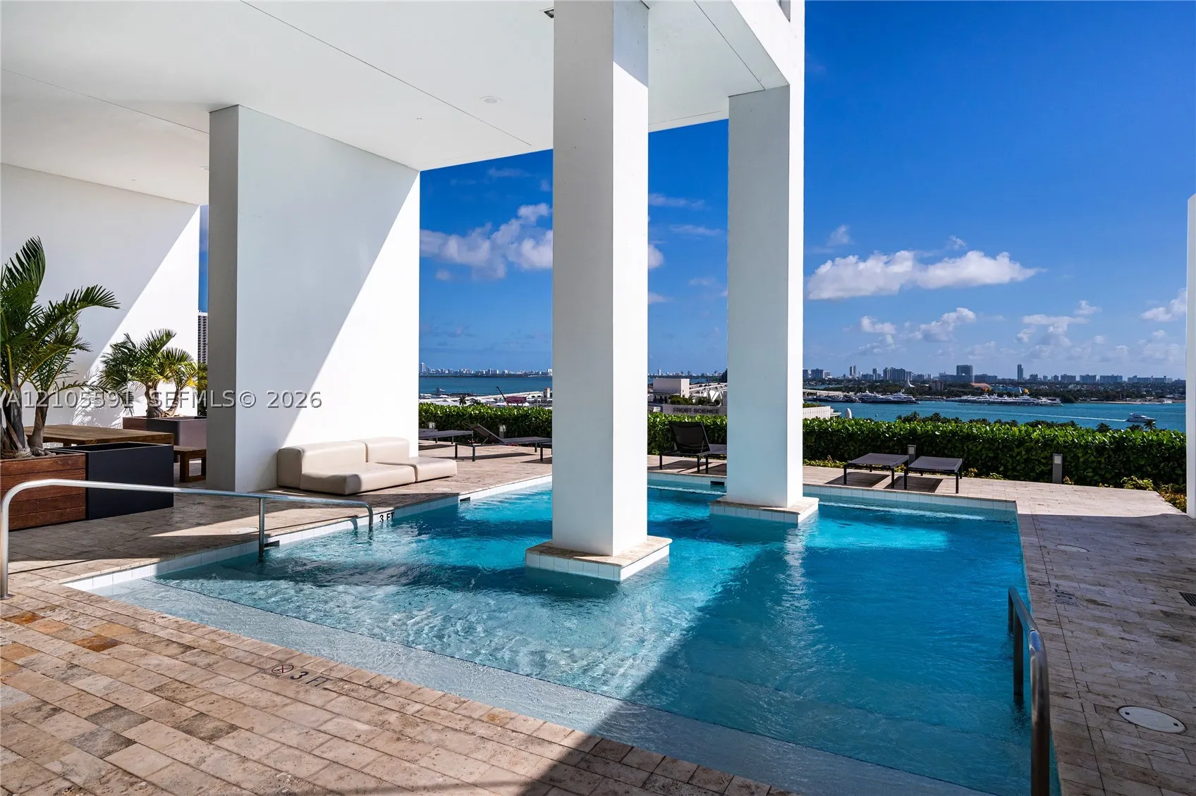 1040 Biscayne Blvd #3607