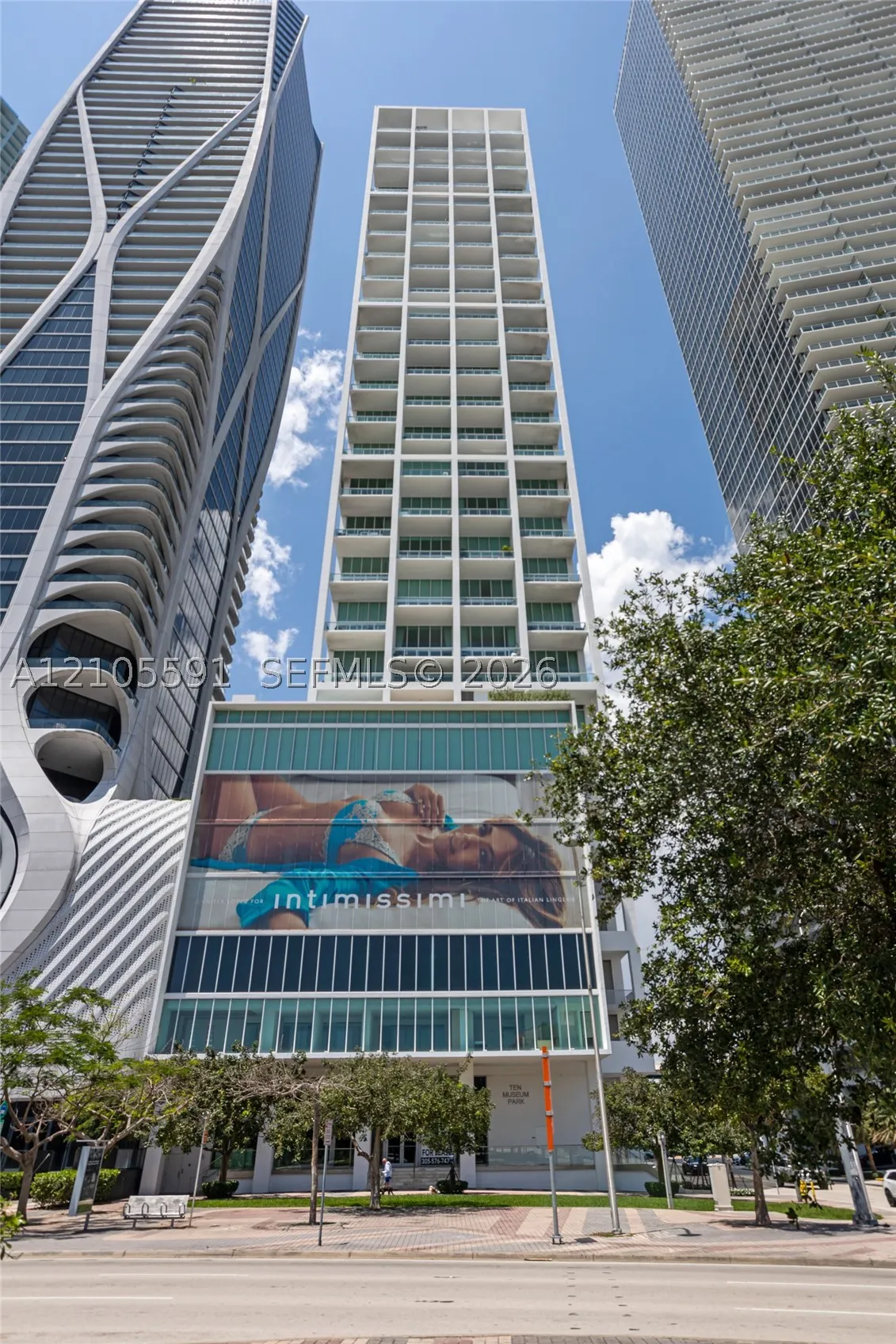 1040 Biscayne Blvd #3607
