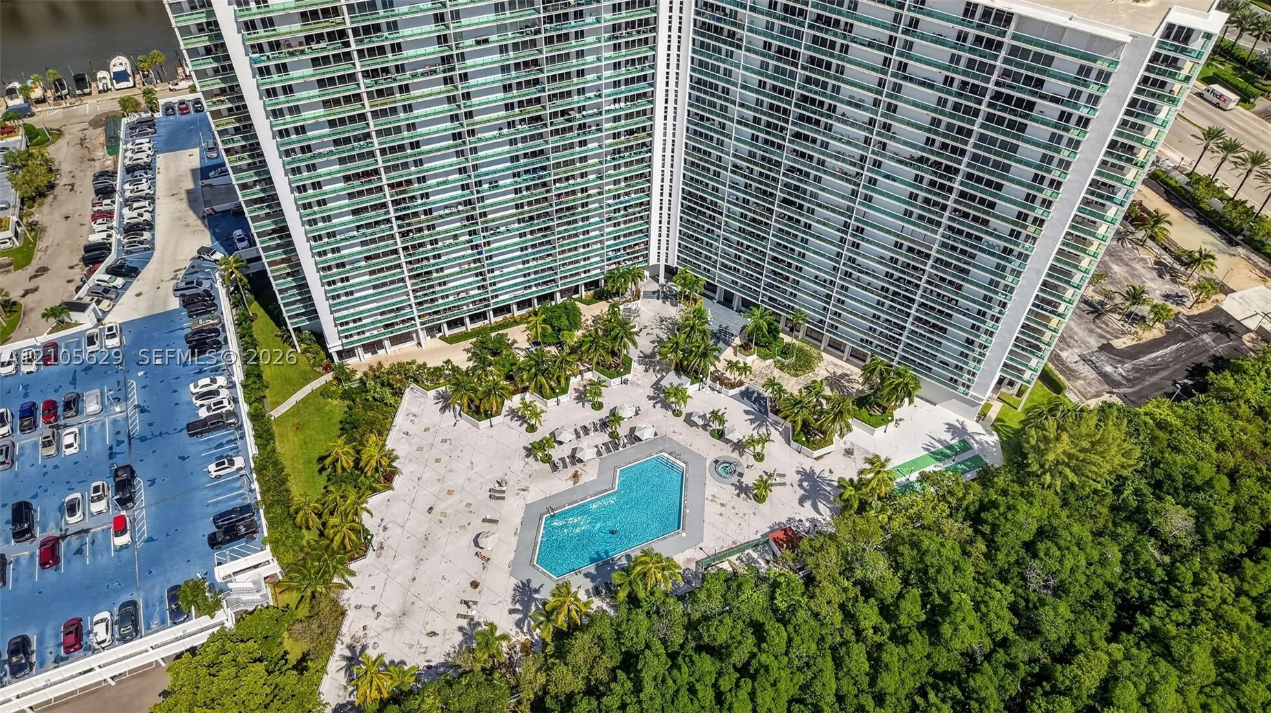 100 Bayview Dr #710