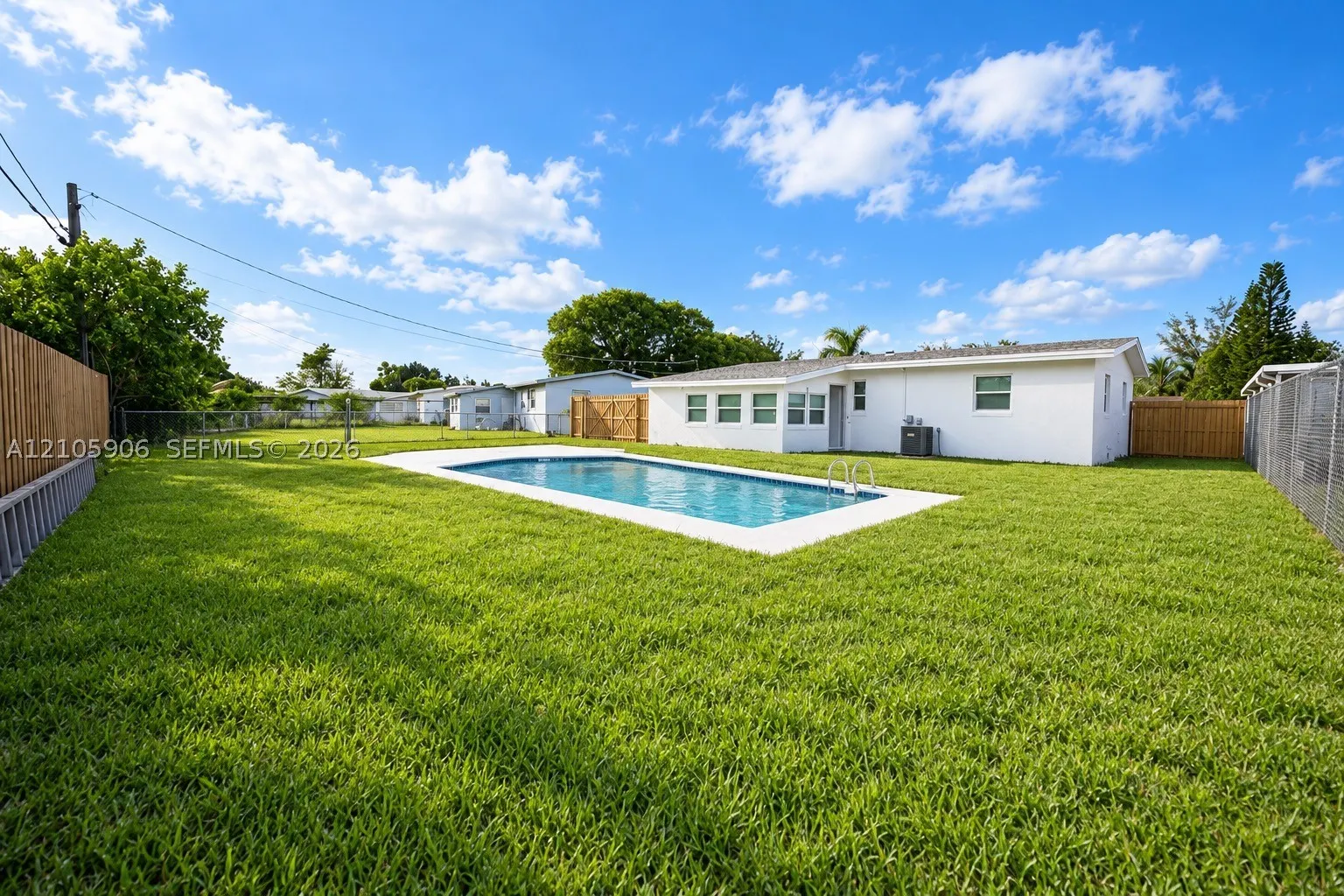 1608 NW 15th St