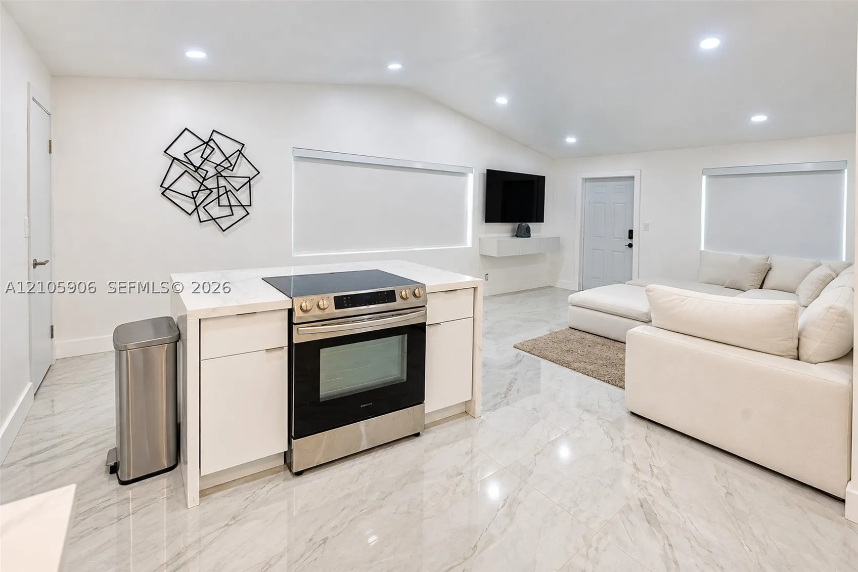 1608 NW 15th St