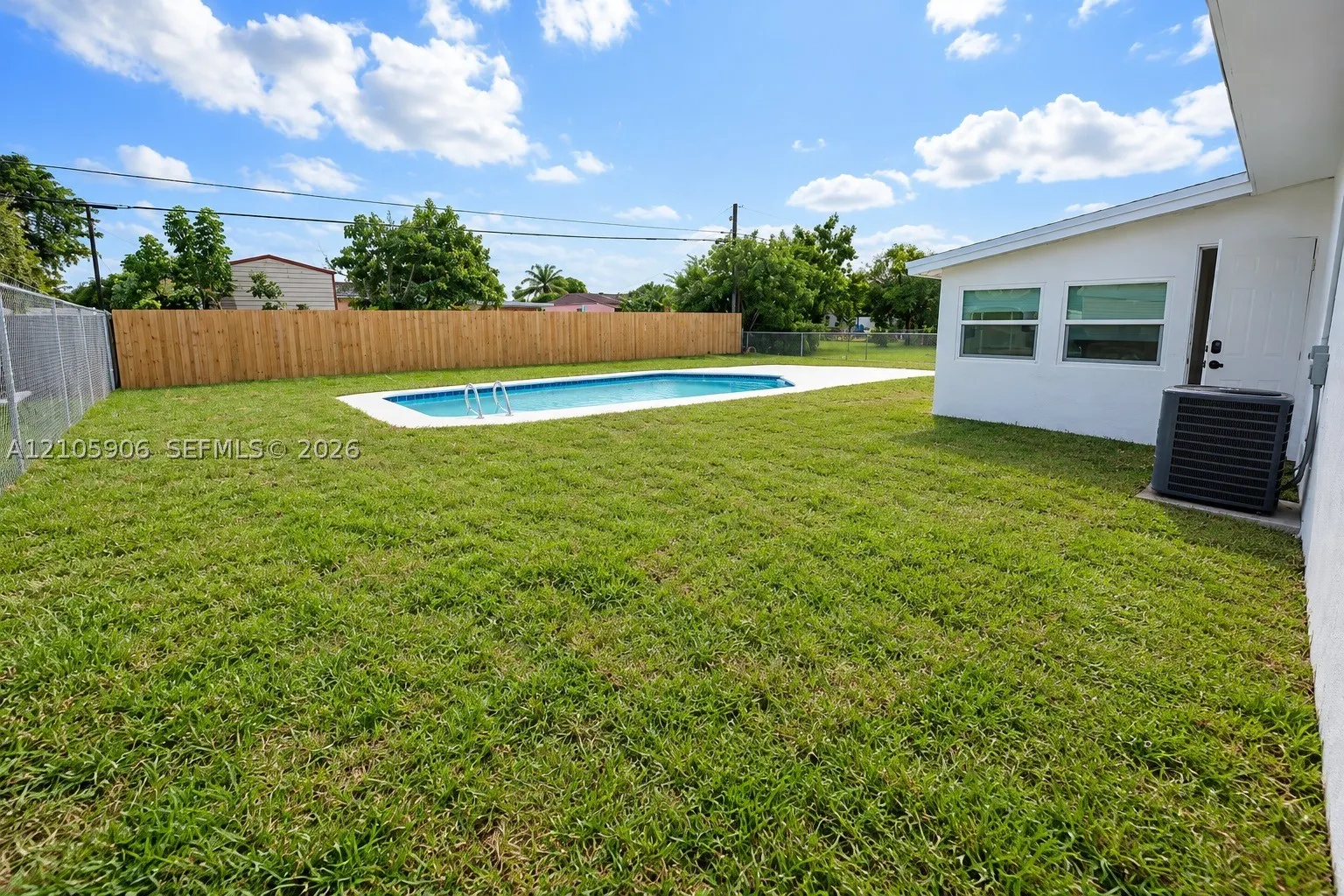 1608 NW 15th St