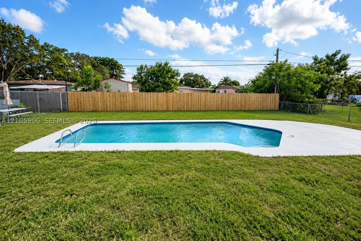 1608 NW 15th St