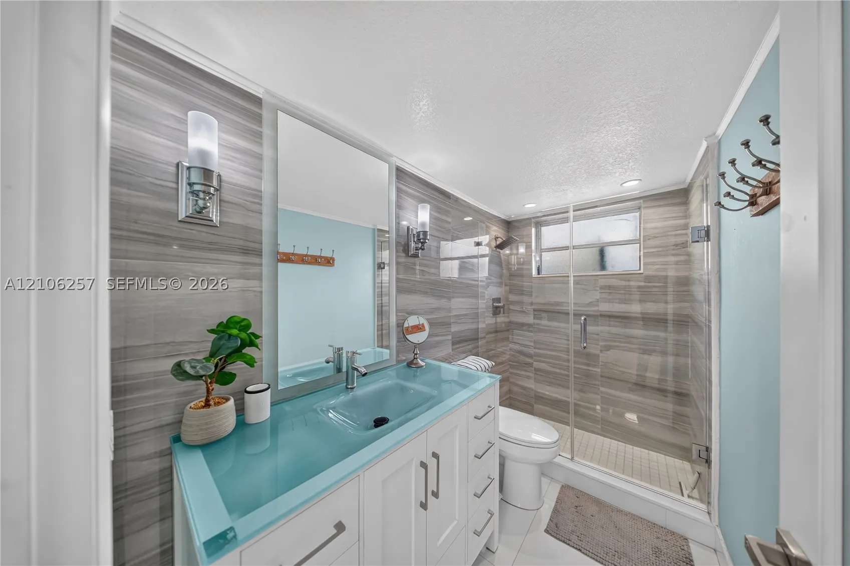 335 Collins #203