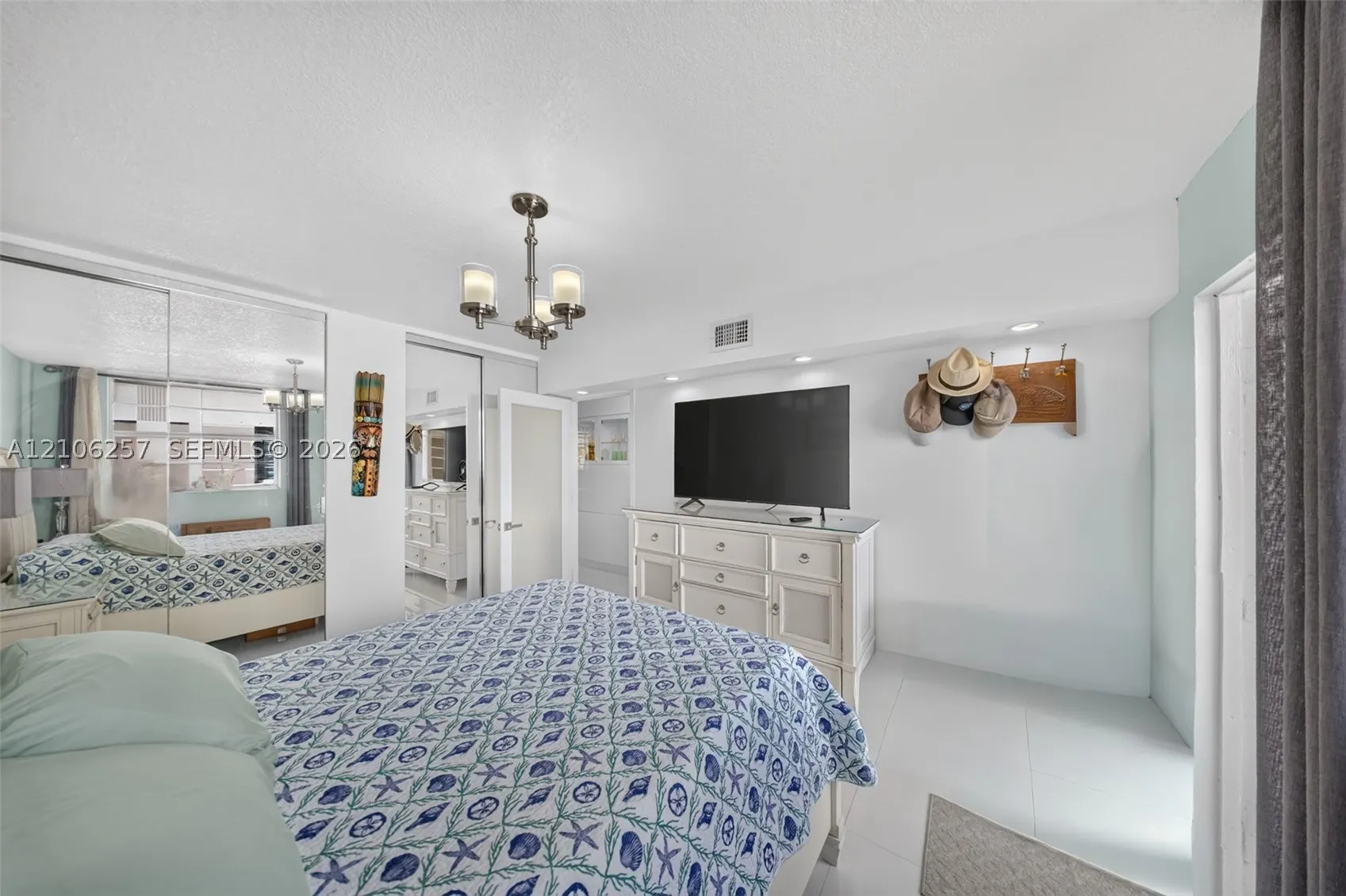335 Collins #203