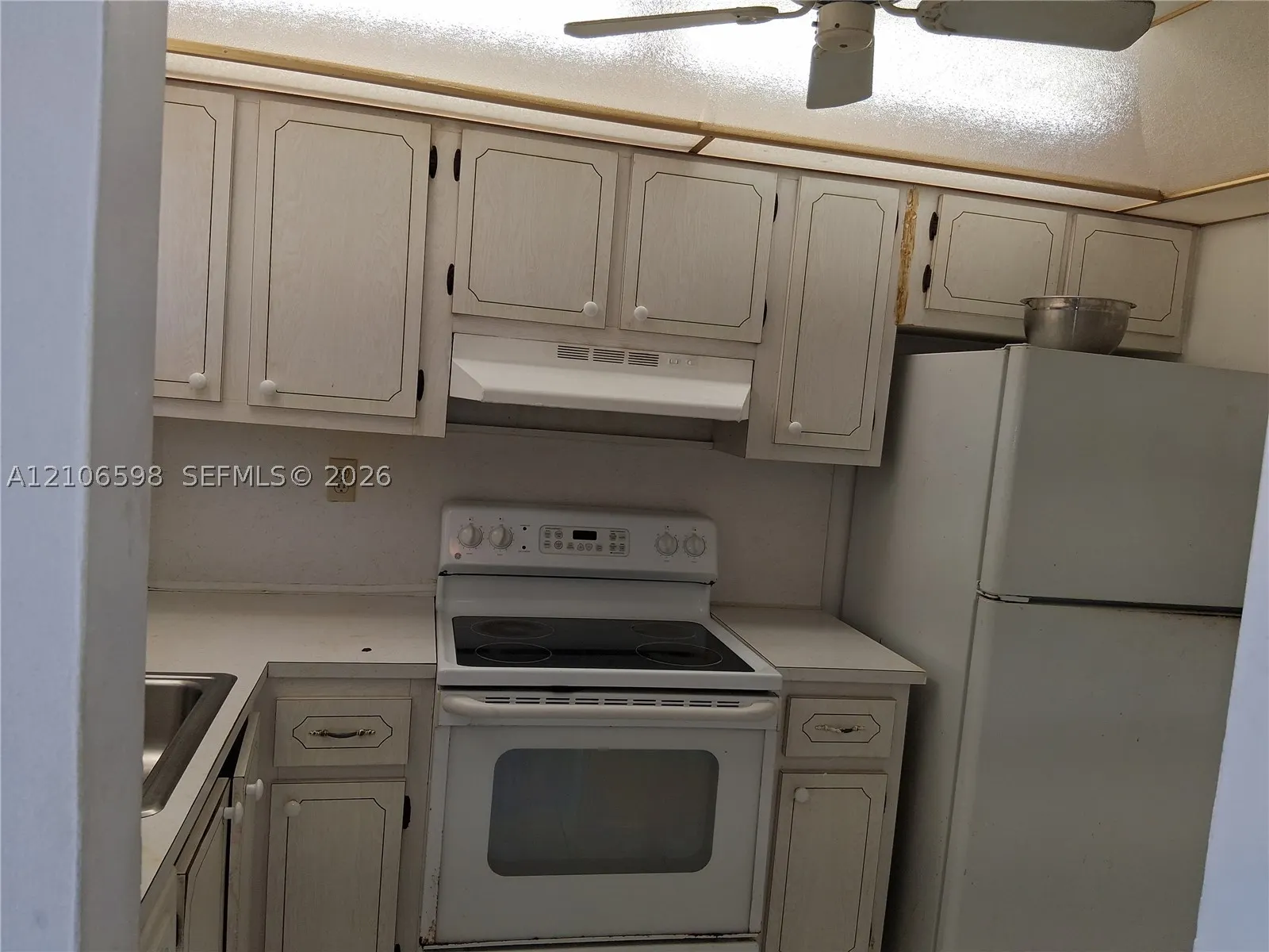 8345 Sunrise Lakes Blvd #204