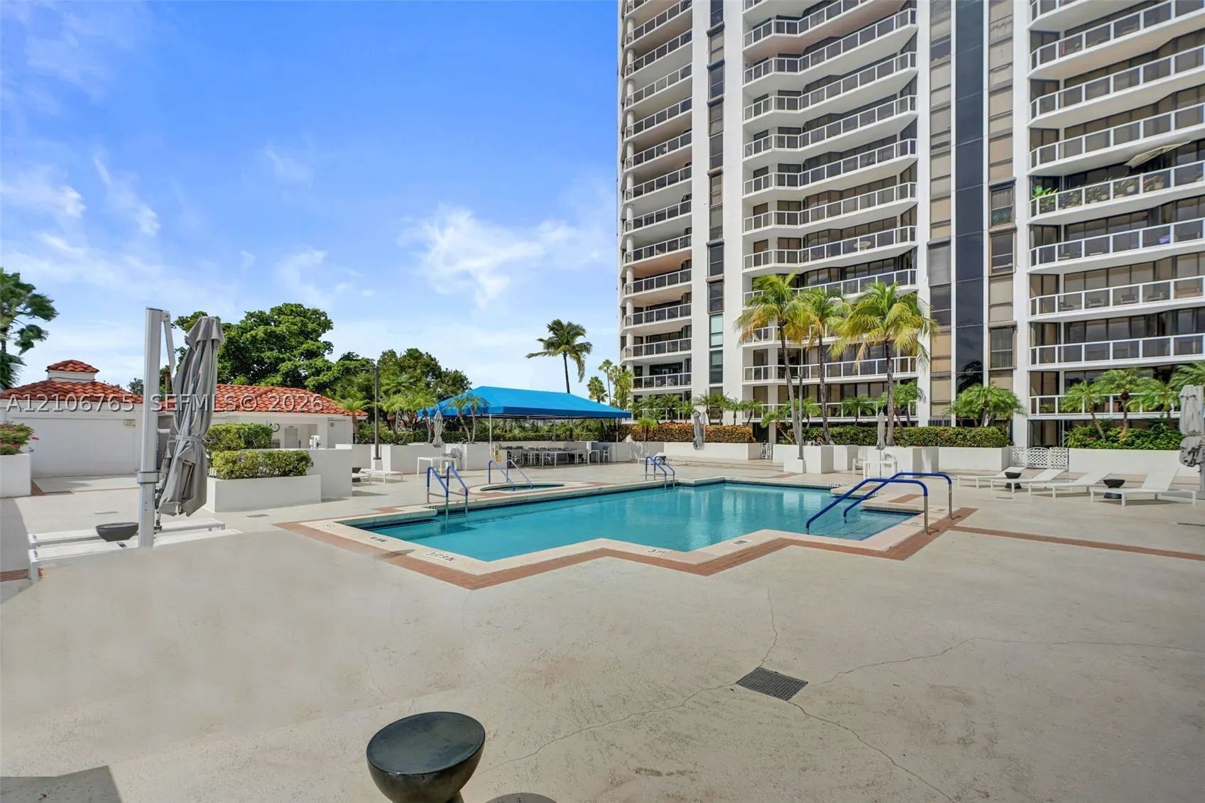 3598 Yacht Club Dr #901