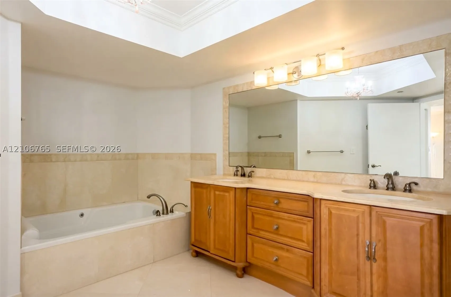 3598 Yacht Club Dr #901
