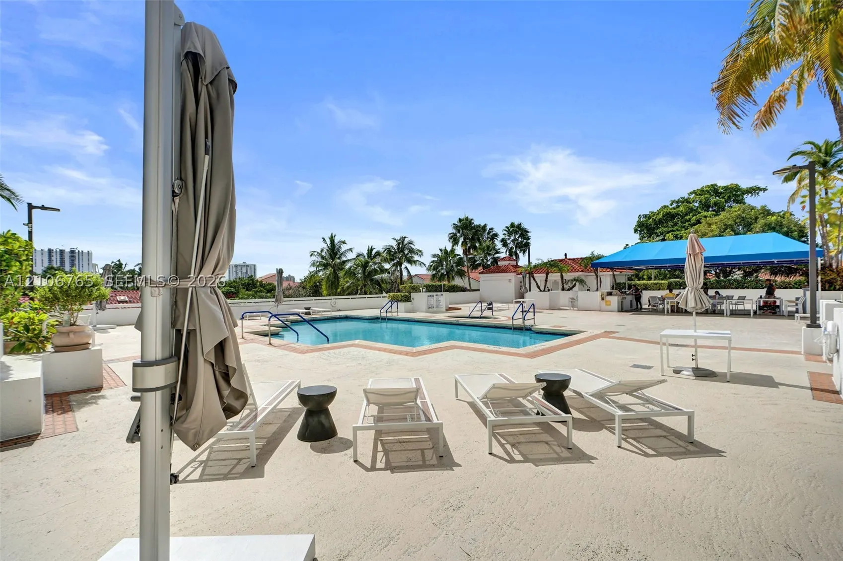 3598 Yacht Club Dr #901