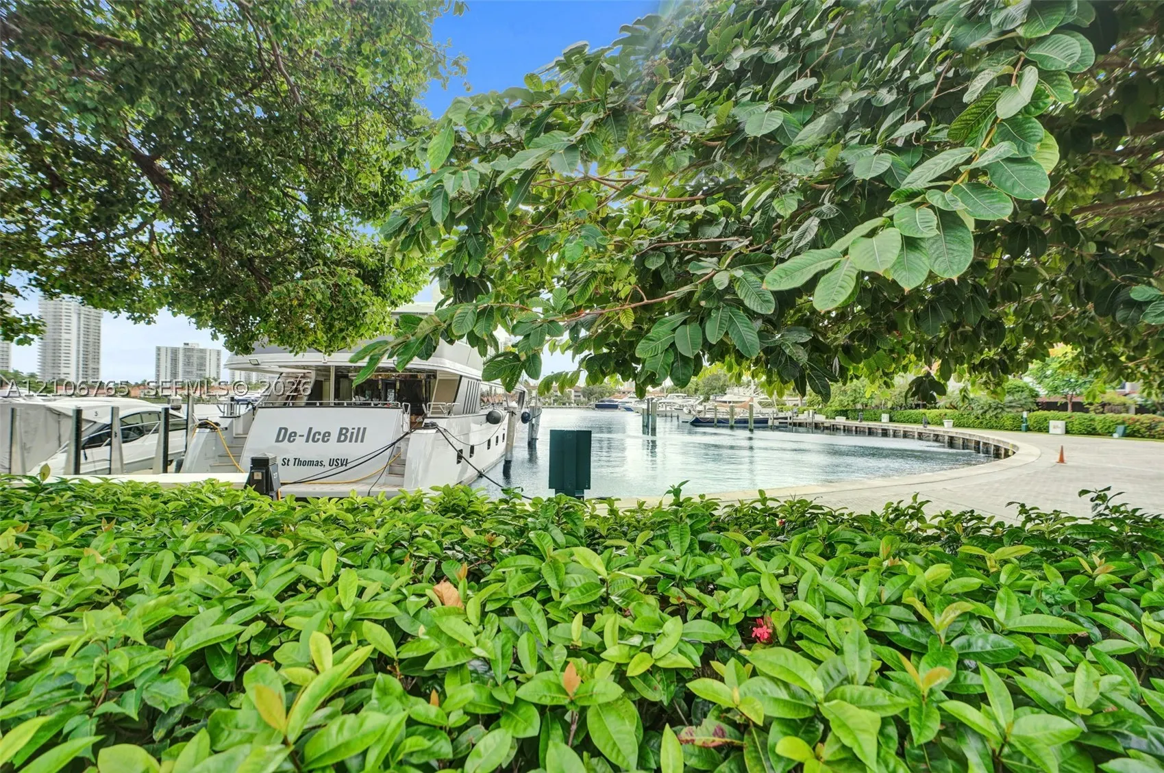 3598 Yacht Club Dr #901