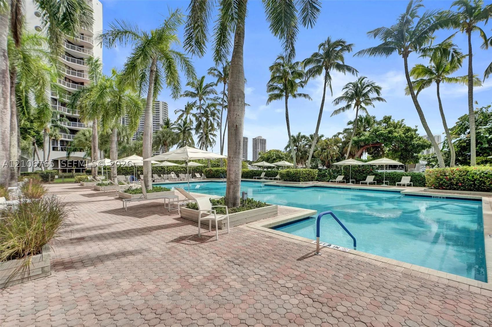 3598 Yacht Club Dr #901