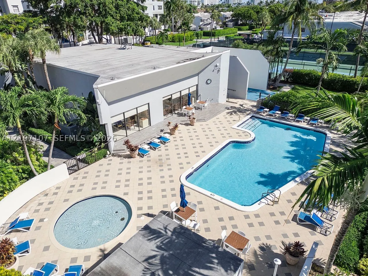 416 Poinciana Dr #1722