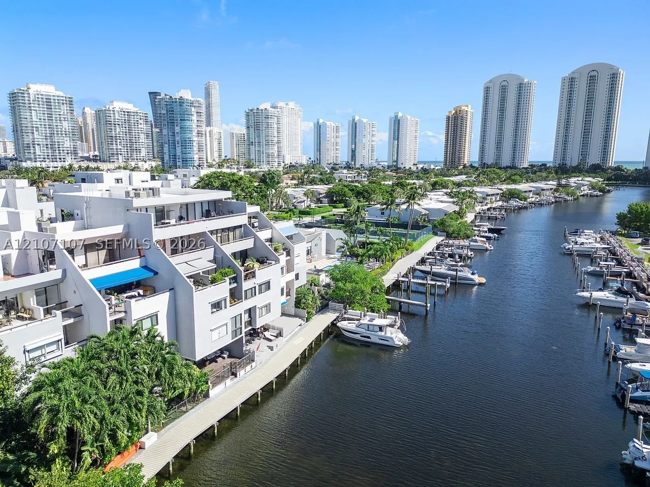 416 Poinciana Dr #1722