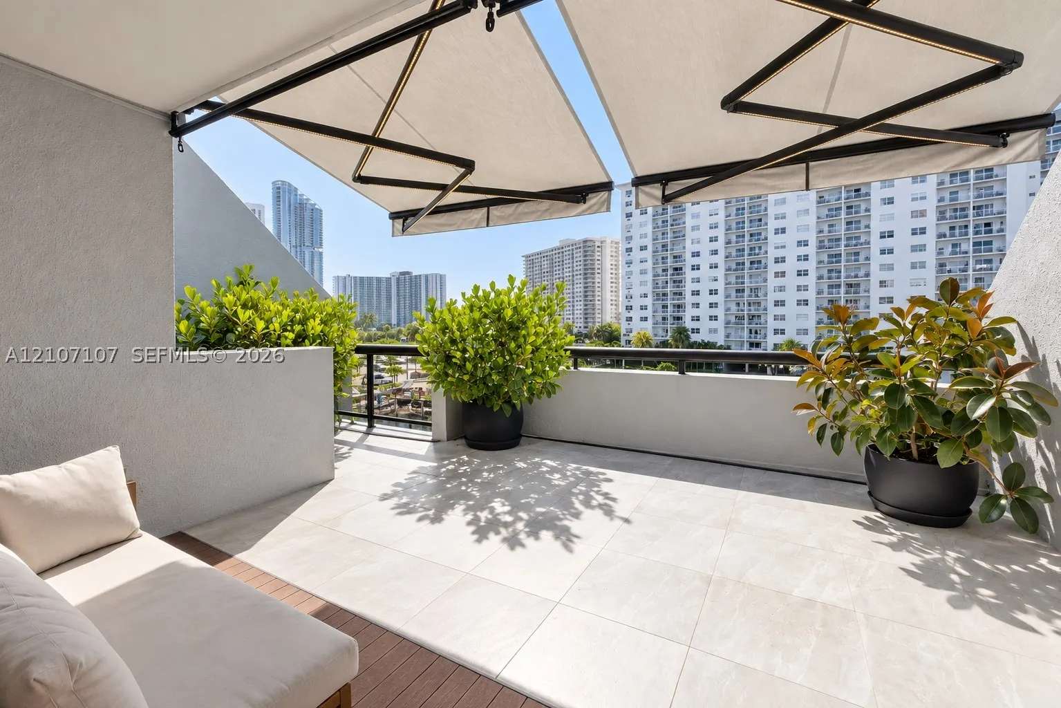 416 Poinciana Dr #1722