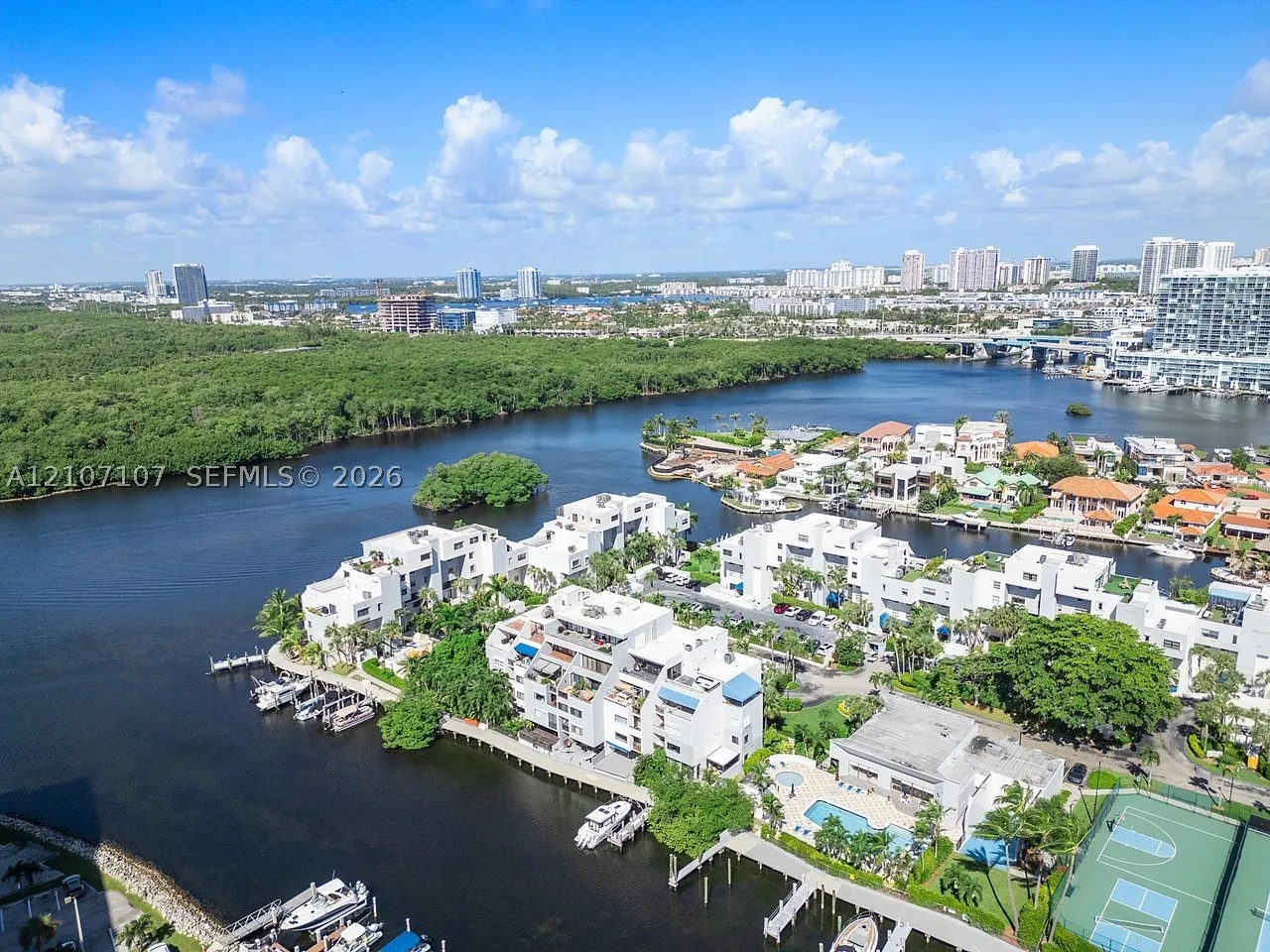 416 Poinciana Dr #1722