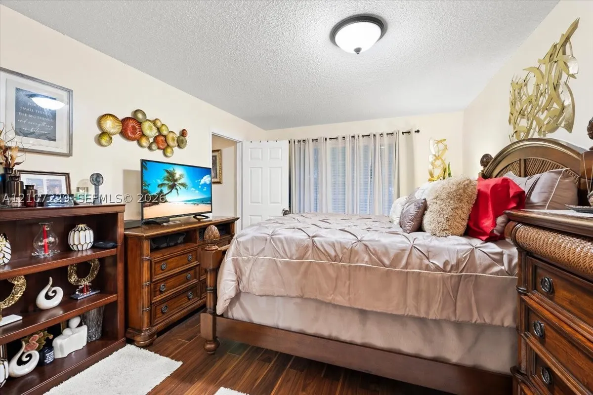 422 NE 210th Cir Ter #205-1