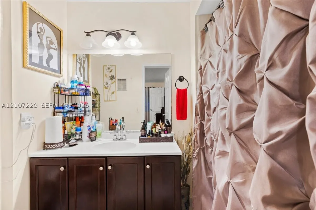 422 NE 210th Cir Ter #205-1