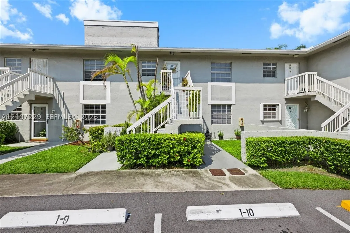 422 NE 210th Cir Ter #205-1
