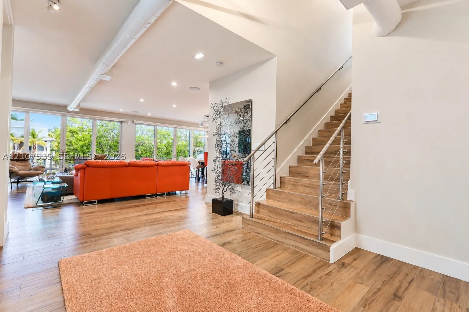 20 Center Ln