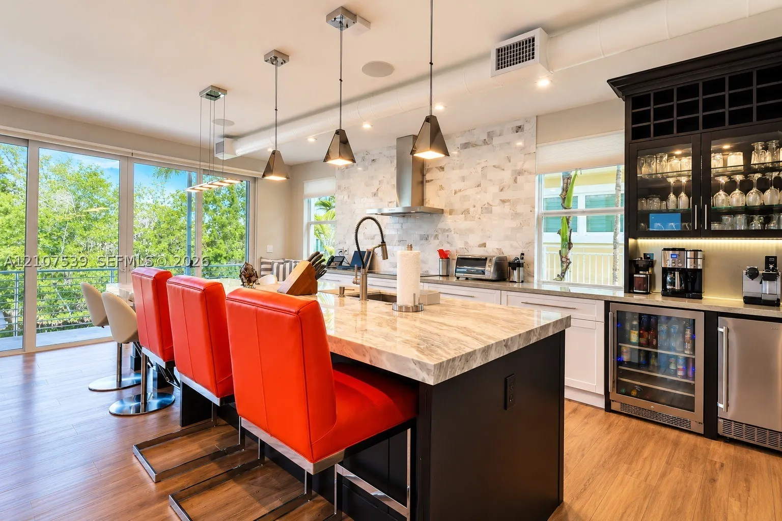 20 Center Ln