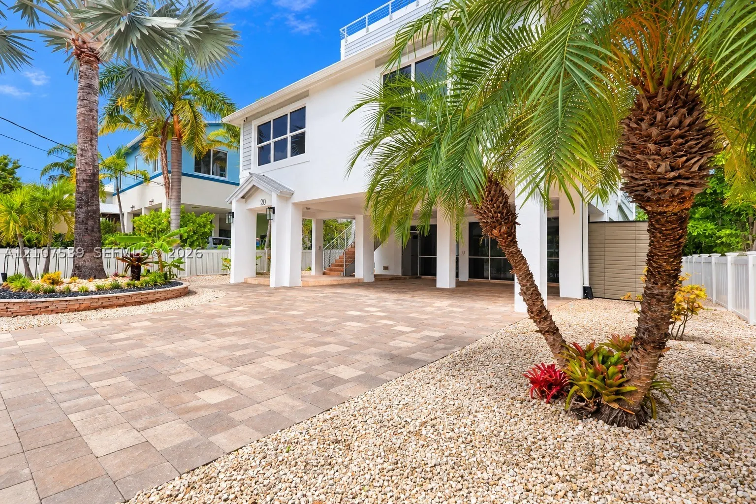 20 Center Ln