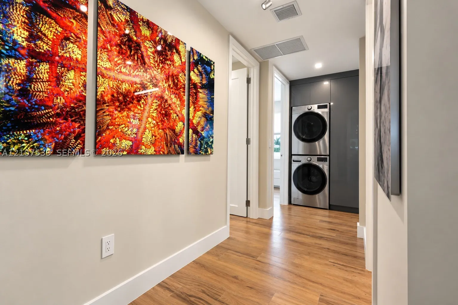 20 Center Ln