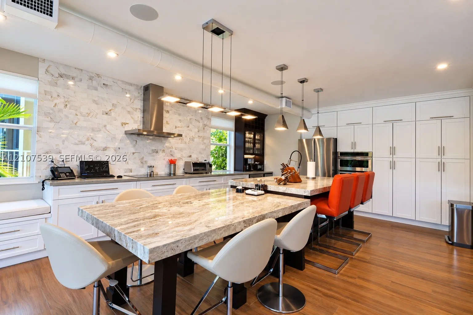 20 Center Ln
