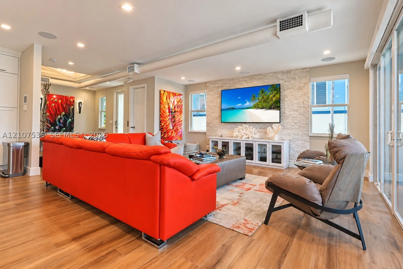 20 Center Ln
