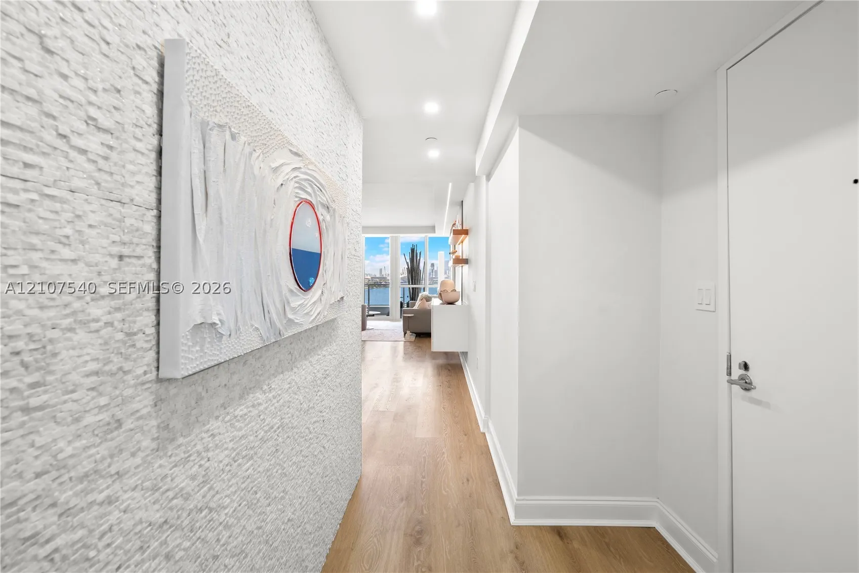 540 West Ave #911