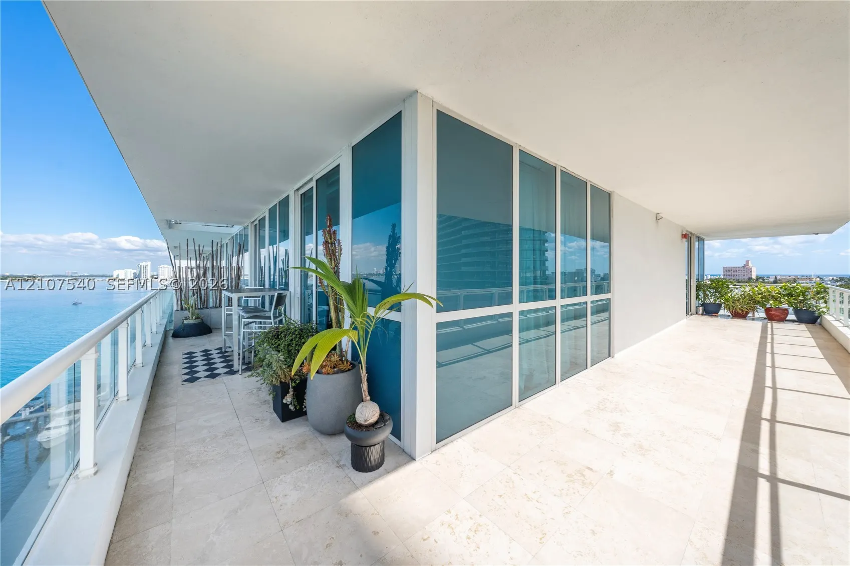 540 West Ave #911