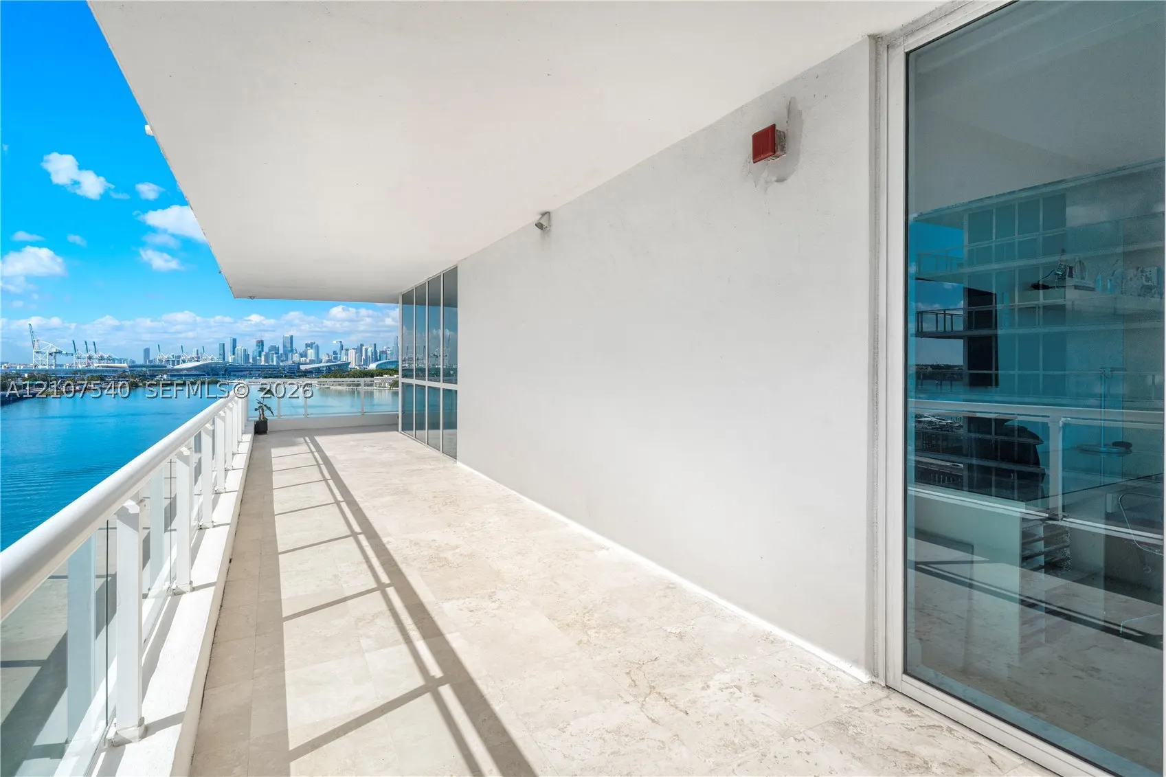 540 West Ave #911