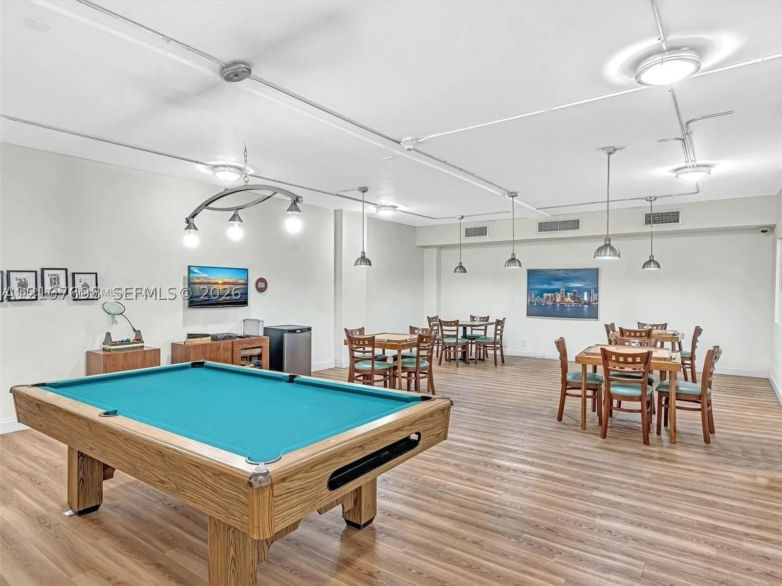 2655 Collins Ave #2306