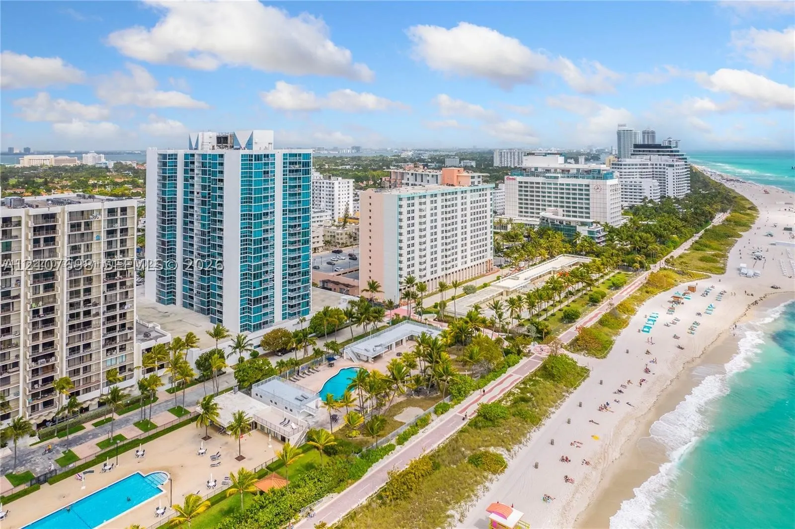 2655 Collins Ave #2306
