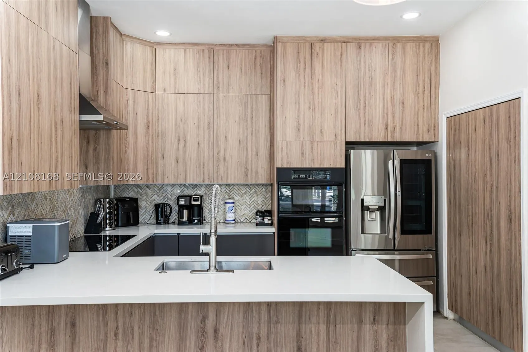 5100 NW 76th Pl
