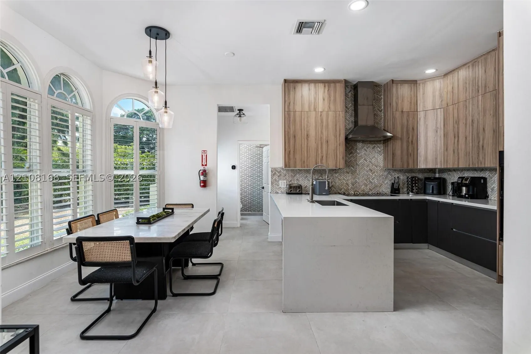 5100 NW 76th Pl