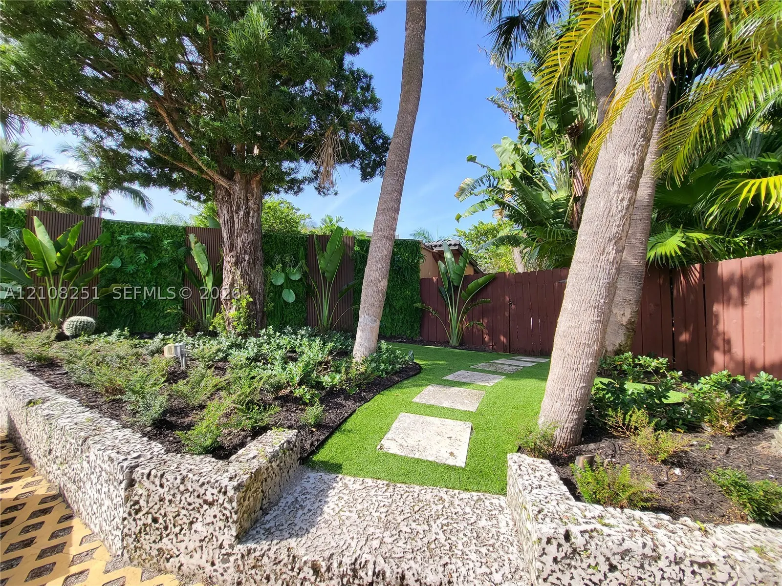 1675 Coral Gardens Dr