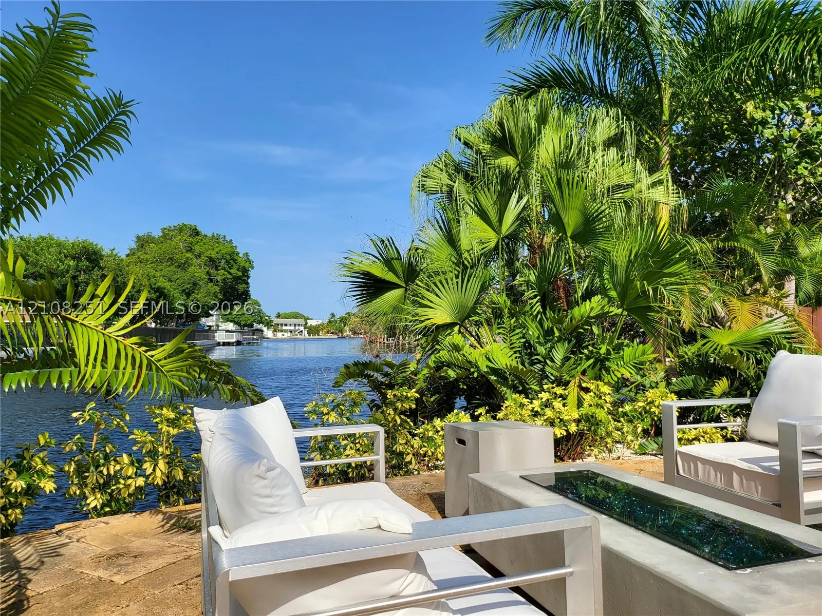 1675 Coral Gardens Dr