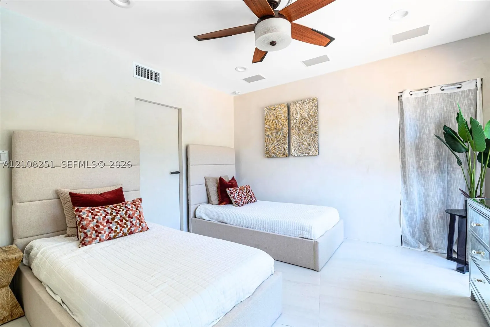 1675 Coral Gardens Dr