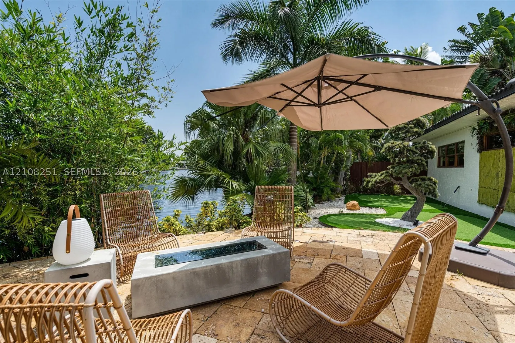 1675 Coral Gardens Dr