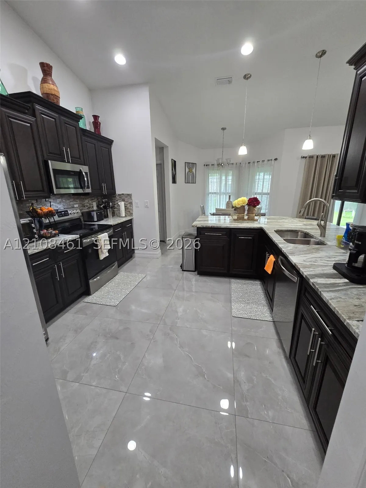 2901 N 31st w