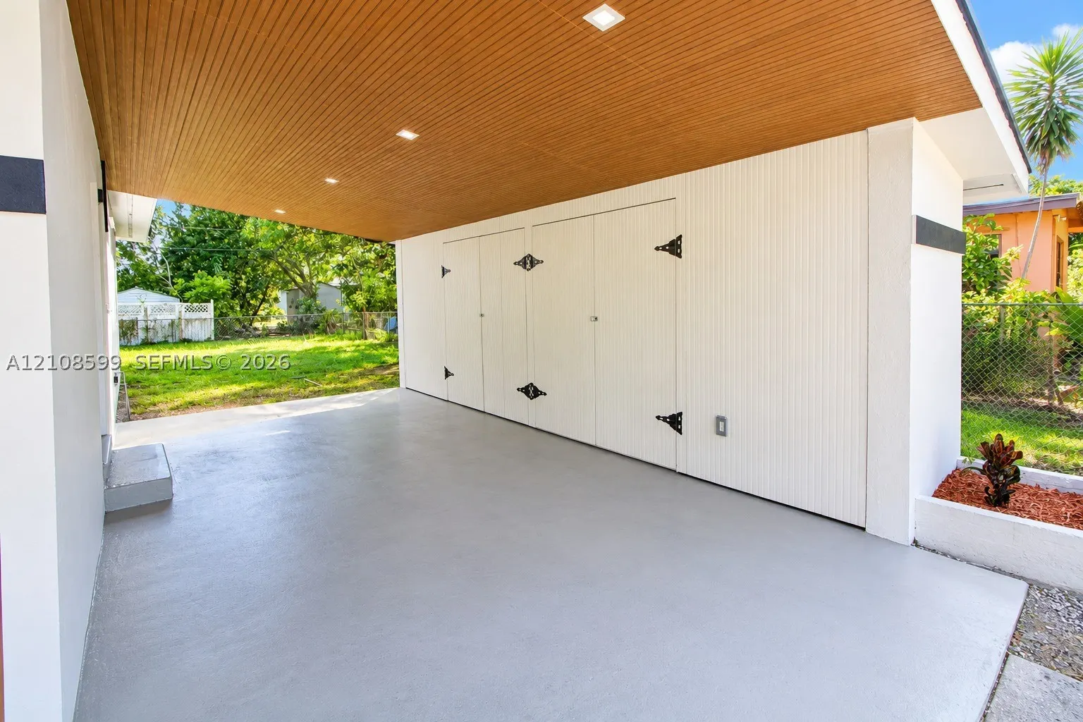 948 NW 14th Ct