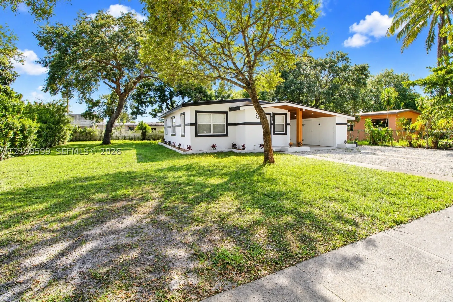 948 NW 14th Ct