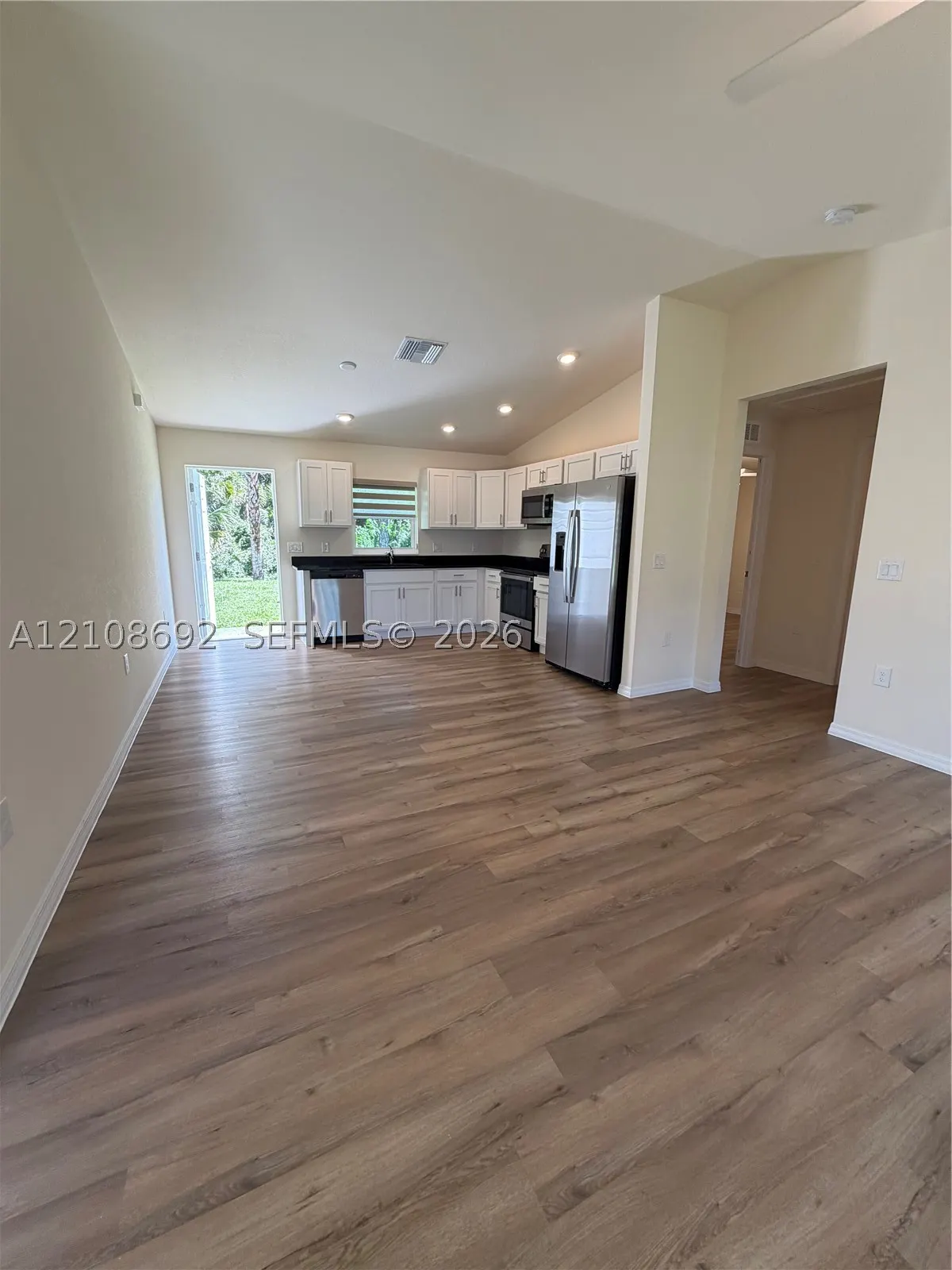 8079 Sherwood Cir #8079