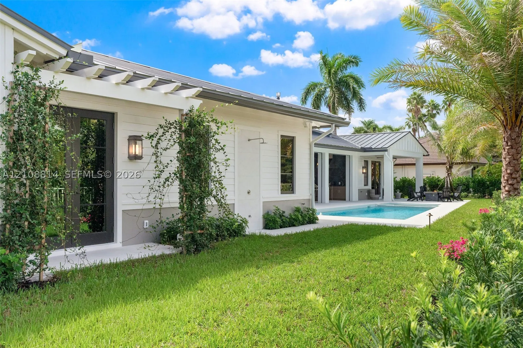 801 NE Orchid Bay Dr