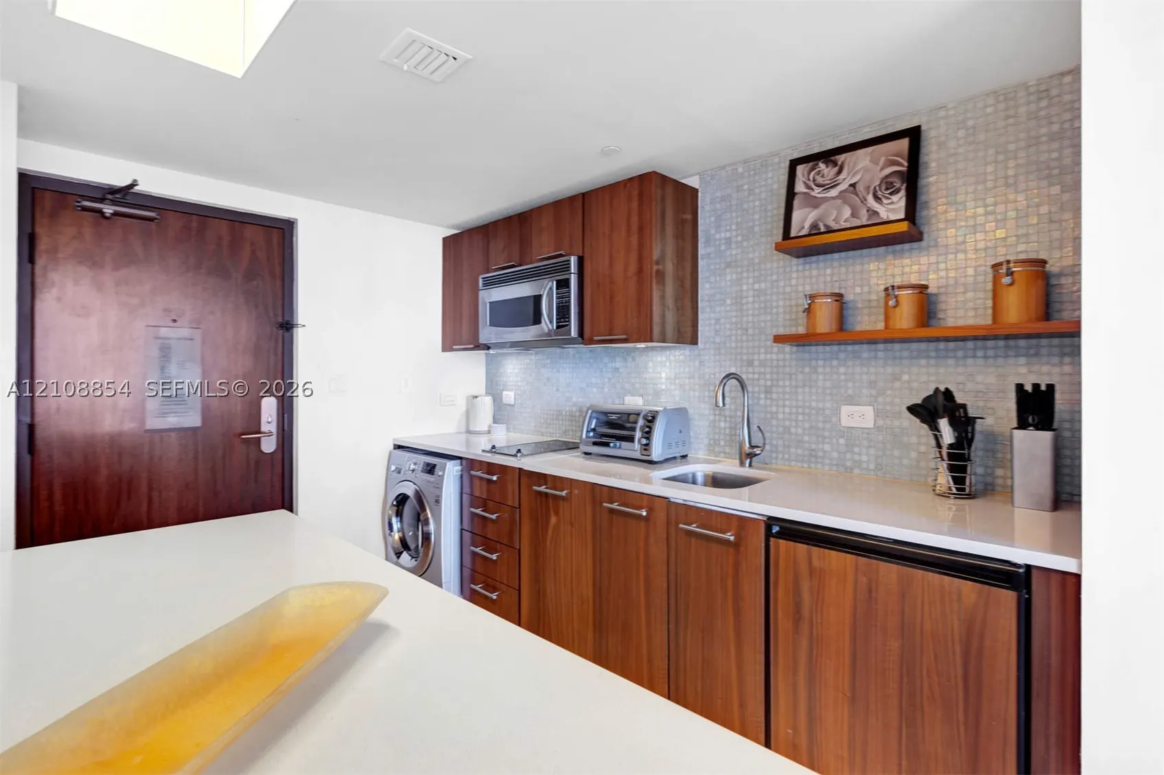6801 Collins Ave #909