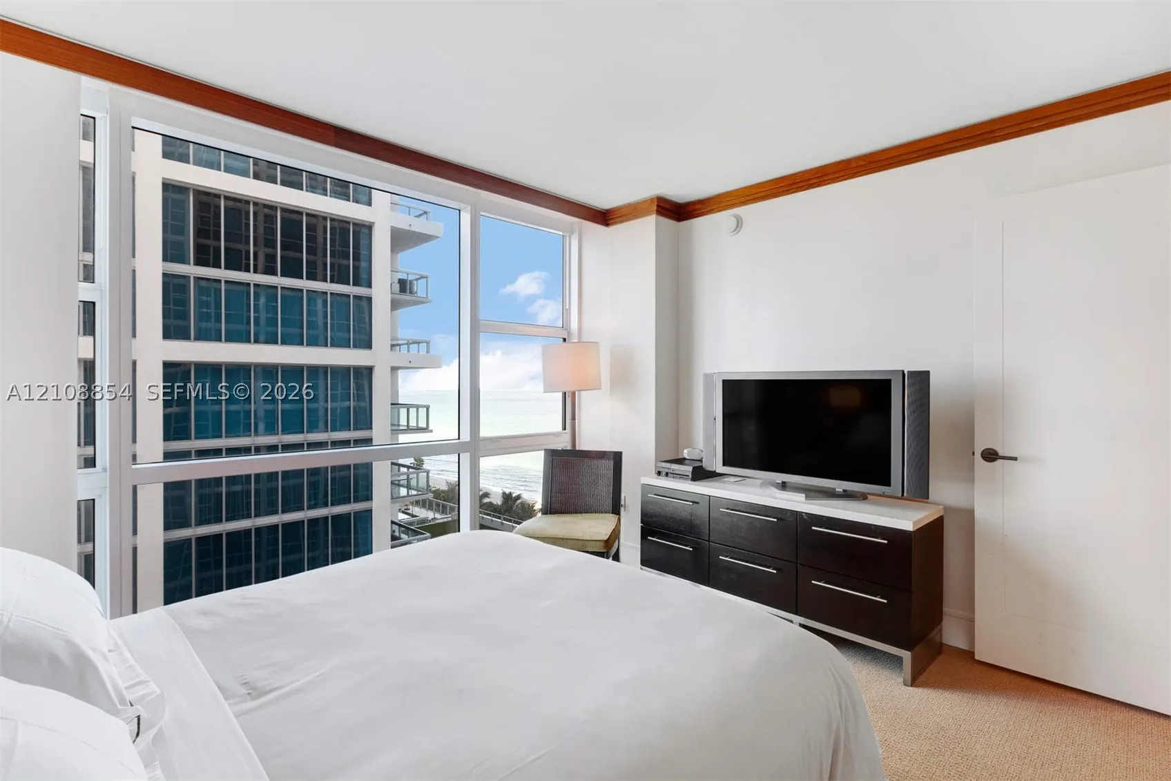 6801 Collins Ave #909