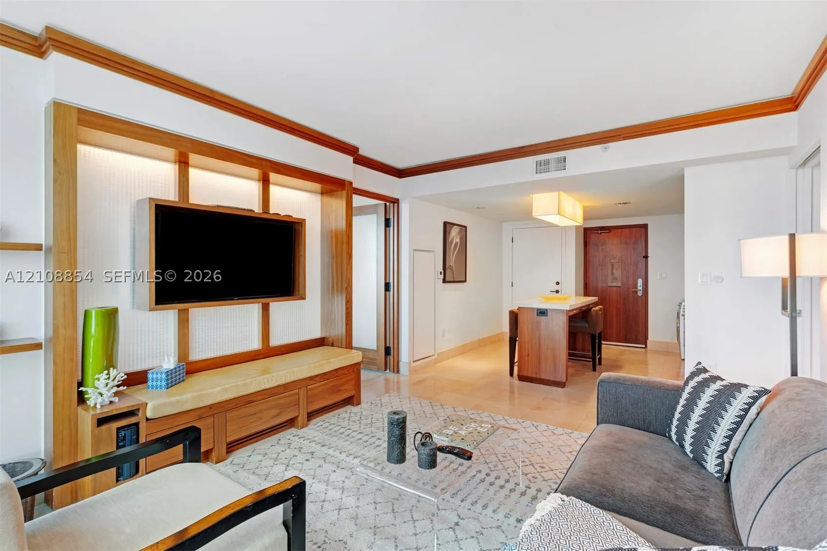 6801 Collins Ave #909